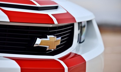 шевроле логотип решетка бампер автомобиль
