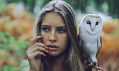 девушка с белой совой
