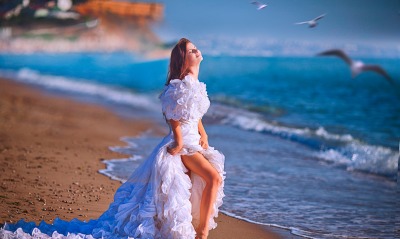 невеста платье девушка пляж волны море