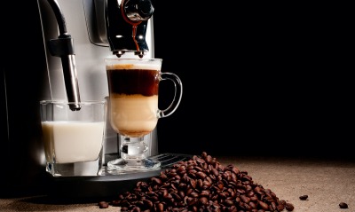 Кофеварка с кофе