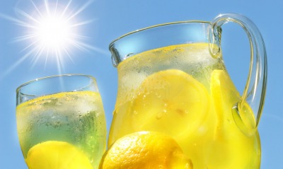холодная вода с лимоном