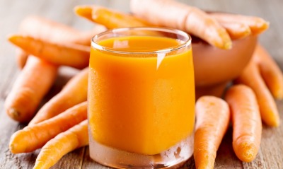 морковный сок, стакан