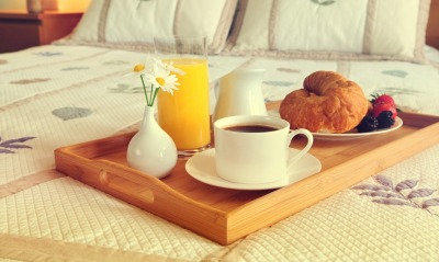 завтрак, постель