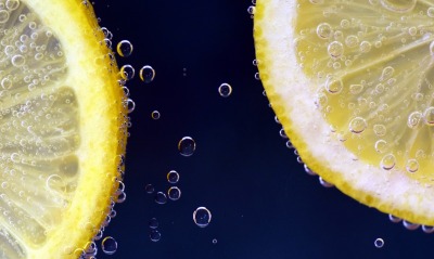 лимон, вода