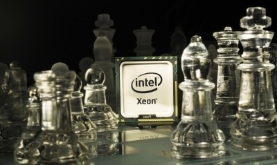 Intel в стеклянных шахматах