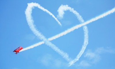 Сердце в небе самолетом