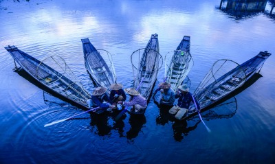 лодки рыбаки тайланд водоем