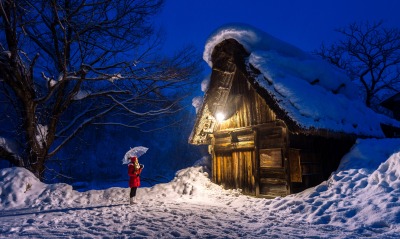девочка зима домик снег