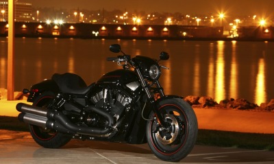 Harley-Davidson на набережной