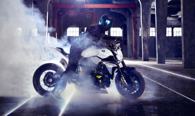 мотоцикл дрифт дым ангар