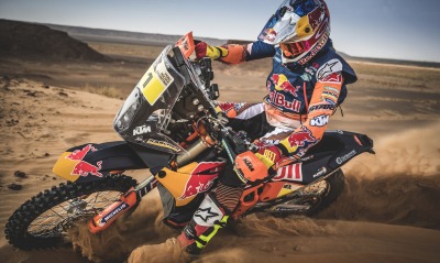 мотоцикл спортивный песок вираж спортсмен