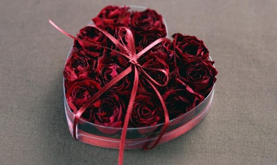 Подарок-сердце из роз