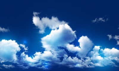 Облака в голубом небе