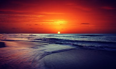 Закат солнца над морем