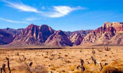 песчаные горы в пустыне