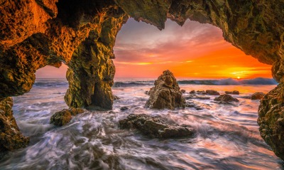 скалистая арка, море