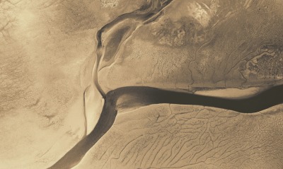 пустыня, река