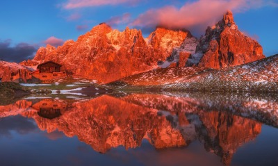 горы закат отражение озеро домик