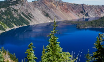 озеро горы синее ели