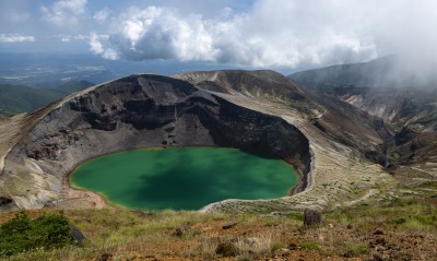 вулкан, озеро