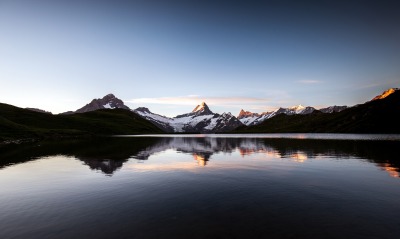 горы озеро отражение в воде небо