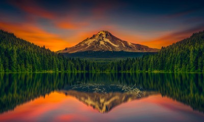гора озеро лес на закате отражение