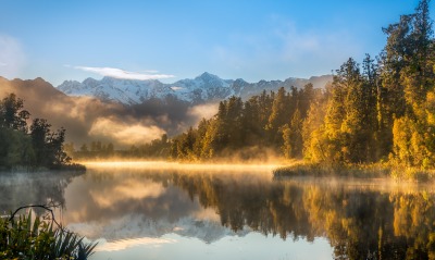 озеро туман водоем утро лес горы