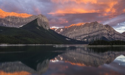 горы горное озеро отражение в воде небо
