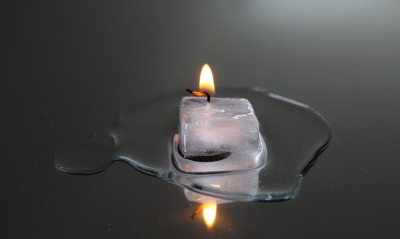свеча, лед