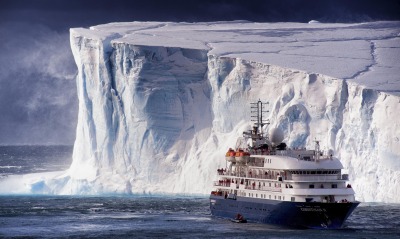 айсберг антарктида корабль