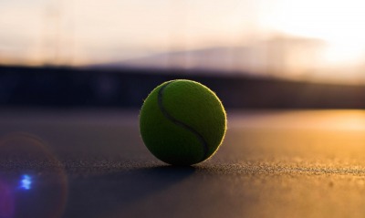 теннисный мяч закат размытость