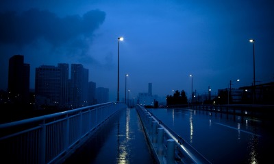 мост дождь ночь фонари