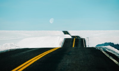 дорога зима холмы снег луна
