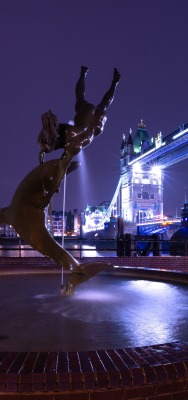фонтан лондон мост ночь
