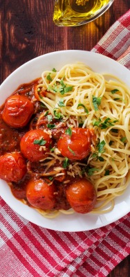 паста помидоры соус тарелка