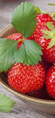 клубника миска спелые ягоды