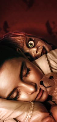 девушка спит ужасы постер