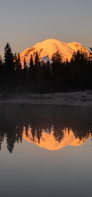 озеро горы сумерки вечер ели отражение