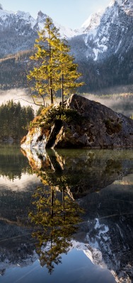 озеро камни гора отражение