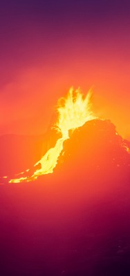 вулкан извержение лава ночь