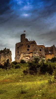 замок холм тучи крепость склон