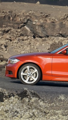 Bmw 135i coupe side red