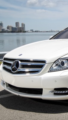белый автомобиль Mercedes-Benz white car