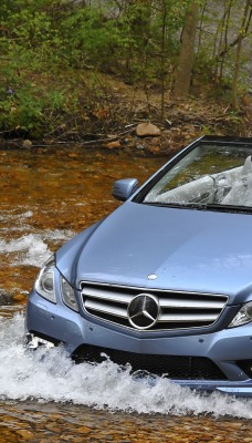 Mercedes через реку