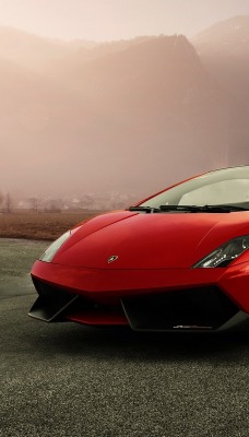 красная Lamborghini