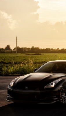 Автомобиль Nissan GT-R