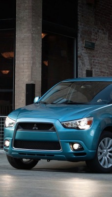 бирюзовая Mitsubishi ASX