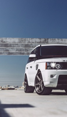 Белый Range Rover