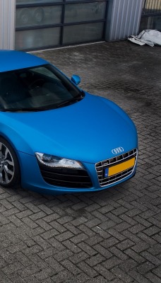 голубая Audi