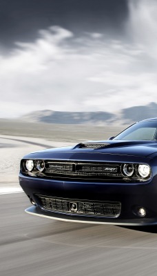 Dodge Challenger SRT Hellcat черный автомобиль